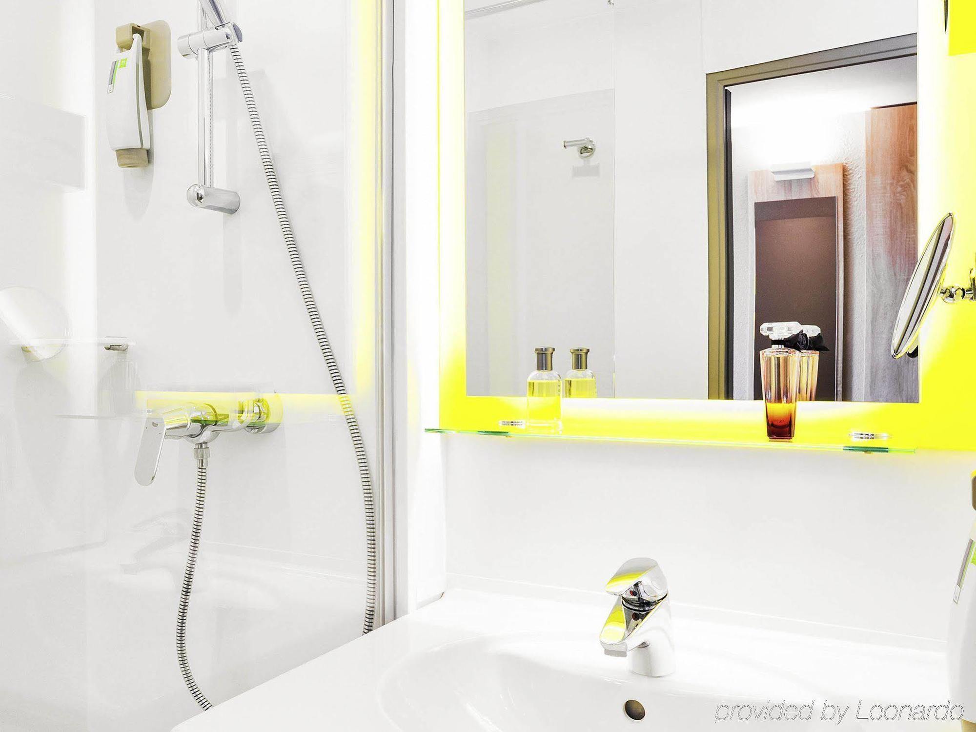Ibis Styles Lille En Baroeul Hotel