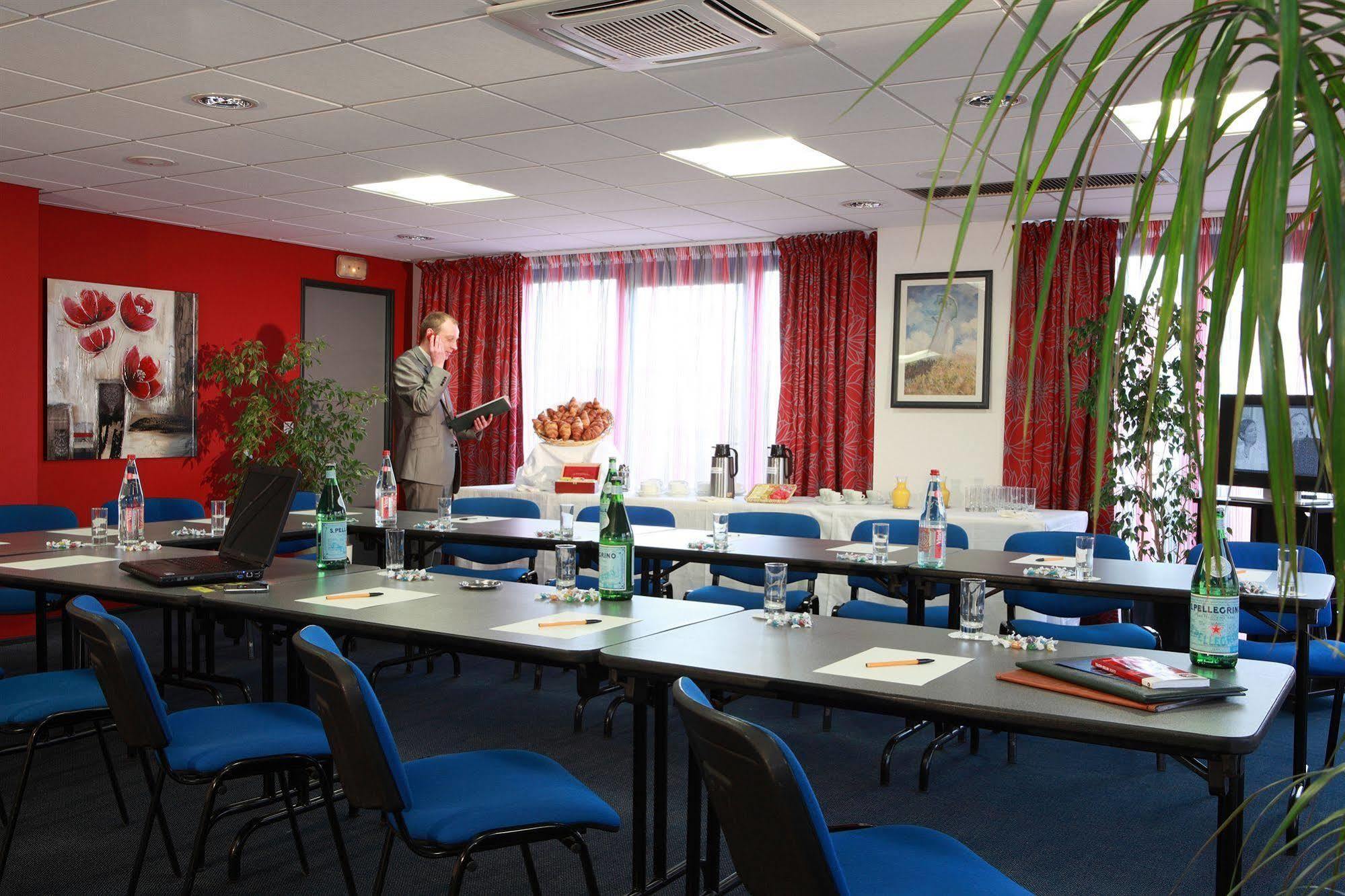 Ibis Styles Lille En Baroeul Hotel 3*