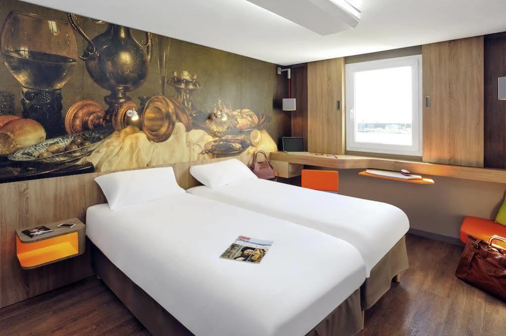 Ibis Styles Lille En Baroeul Hotel